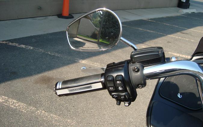 2019 Harley-Davidson® Road Glide® Industrial Gray