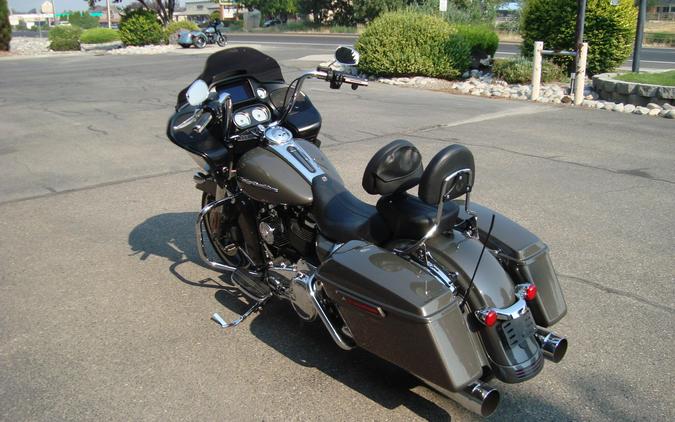 2019 Harley-Davidson® Road Glide® Industrial Gray