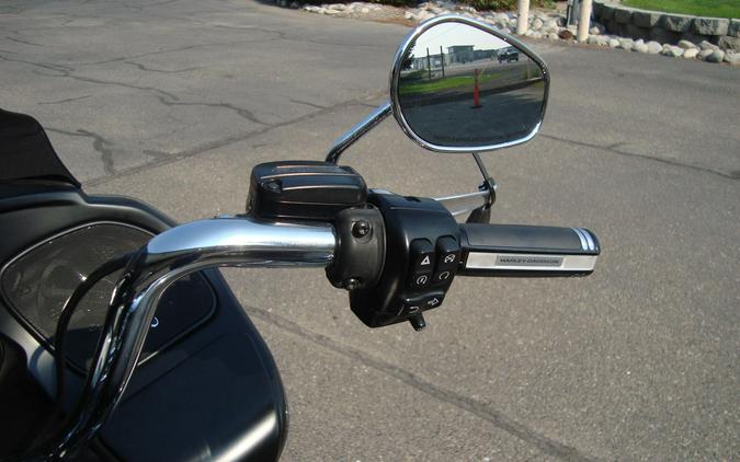 2019 Harley-Davidson® Road Glide® Industrial Gray