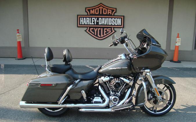 2019 Harley-Davidson® Road Glide® Industrial Gray