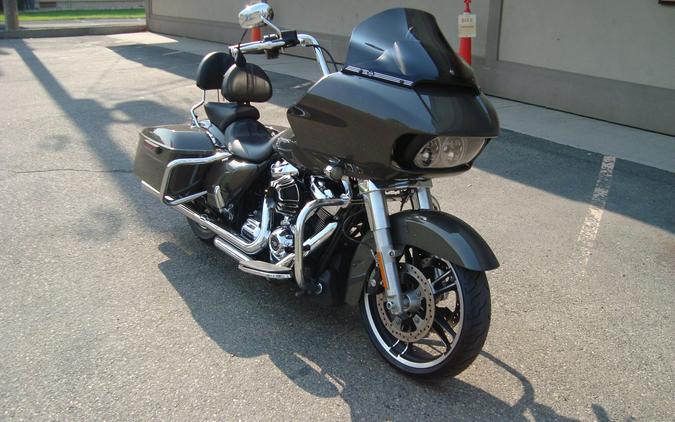2019 Harley-Davidson® Road Glide® Industrial Gray