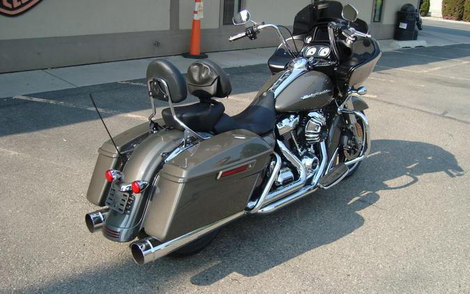 2019 Harley-Davidson® Road Glide® Industrial Gray