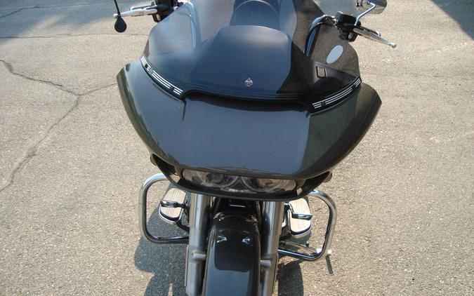 2019 Harley-Davidson® Road Glide® Industrial Gray