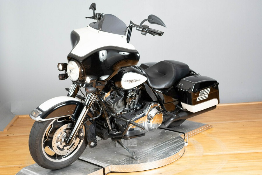 2012 Harley-Davidson FLHTP / Electra Glide Standard Police