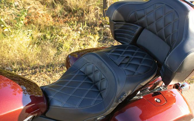 2022 Indian Motorcycle® Pursuit Limited Maroon Metallic/Crimson Metallic