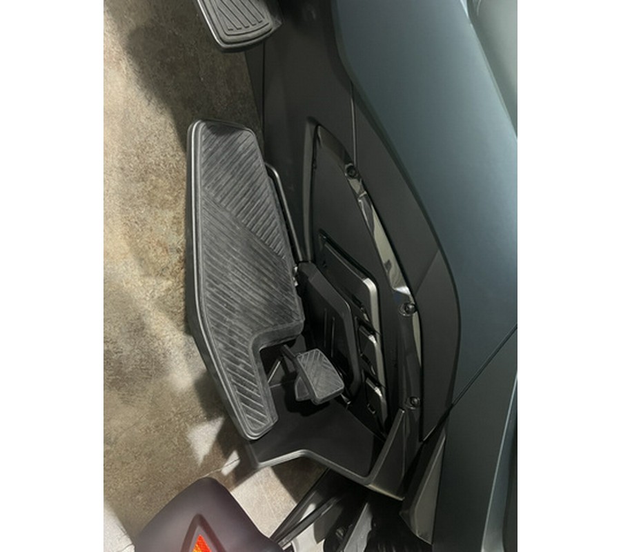 2026 Can-AM SPYDER RT LTD 1330 SE6 BE DRK 26 Base