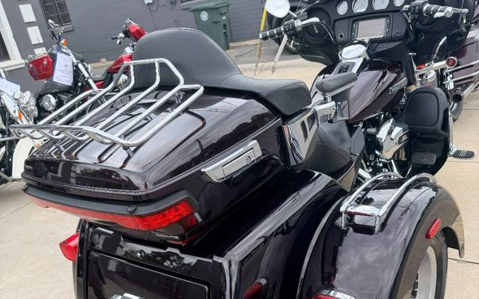 2014 Harley-Davidson Triglide FLHTCUTG