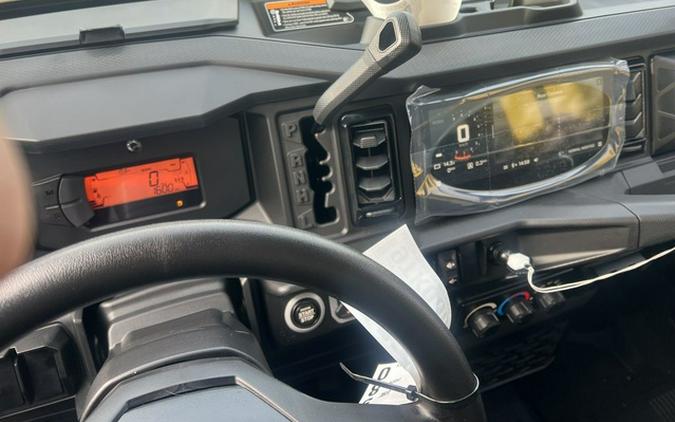 2026 Can-Am Defender MAX Limited HD11