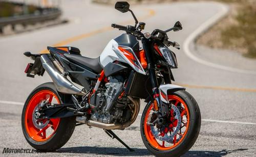 2020 KTM 890 Duke R – First Ride Review