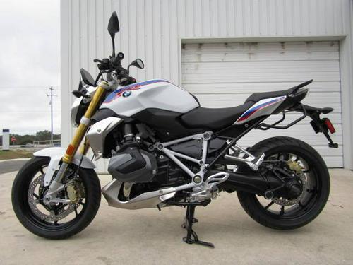 2020 BMW R 1250 R Review with Select Package (21 Fast Facts)