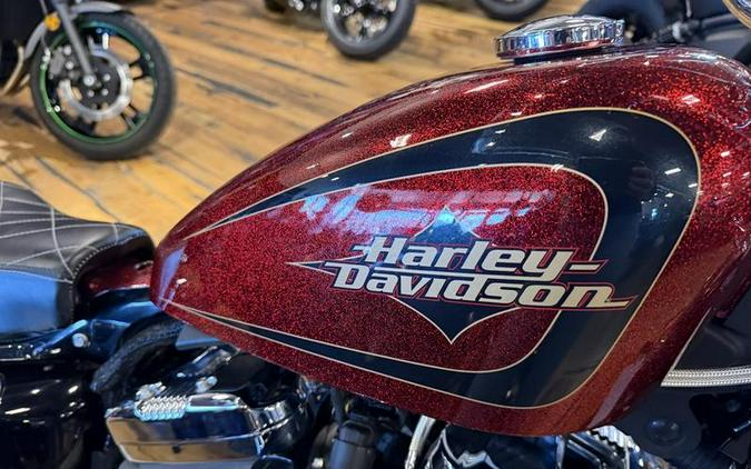 2015 Harley-Davidson® XL1200V - Sportster® Seventy-Two®
