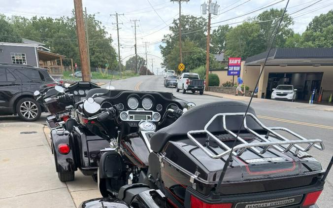2011 Harley-Davidson Triglide FLHTCUTG