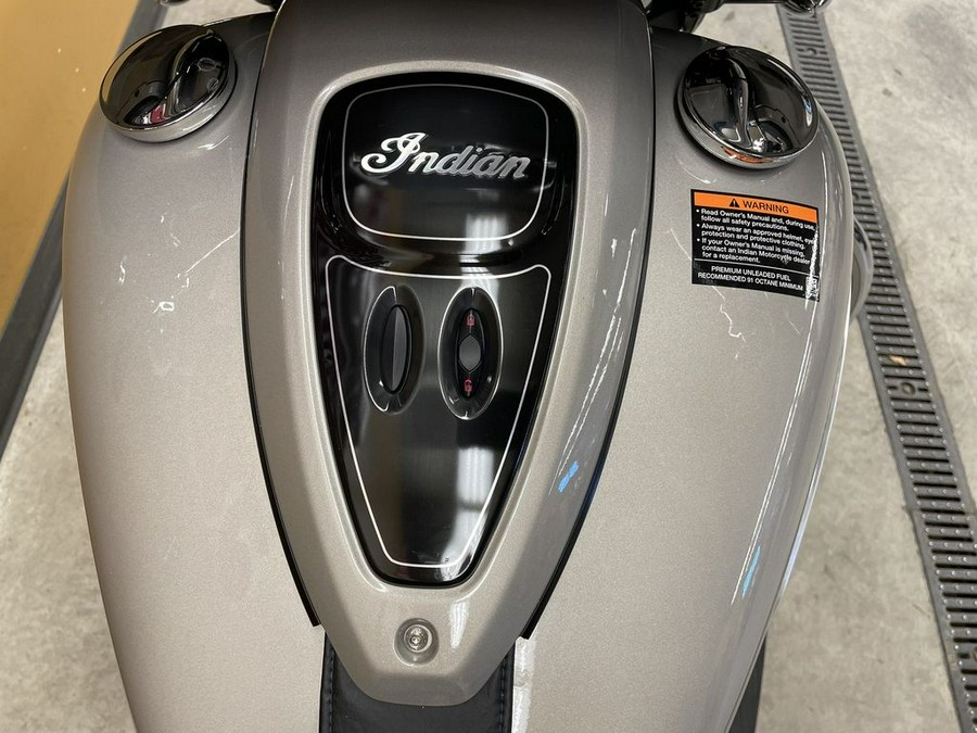 2022 Indian Motorcycle® Chieftain® Limited Silver Quartz Metallic