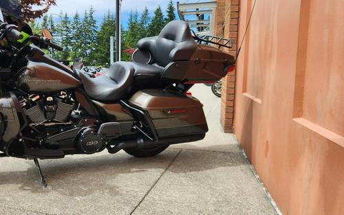 Harley-Davidson® Ultra Limited River Rock Gray/Vivid Black