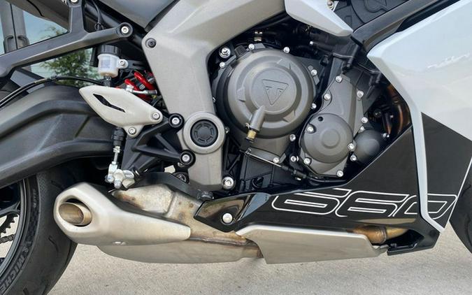 2025 Triumph Daytona 660 Snowdonia WhiteSapphire Black