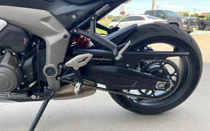 2025 Triumph Daytona 660 Snowdonia WhiteSapphire Black