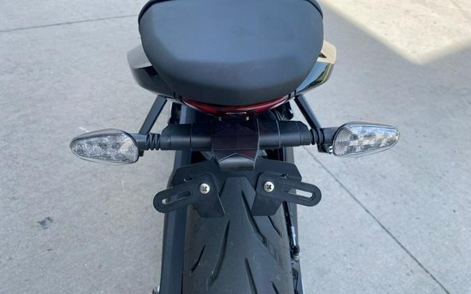 2025 Triumph Daytona 660 Snowdonia WhiteSapphire Black
