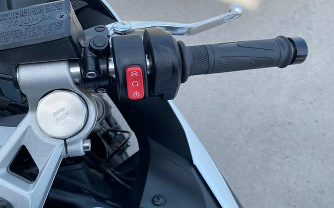 2025 Triumph Daytona 660 Snowdonia WhiteSapphire Black