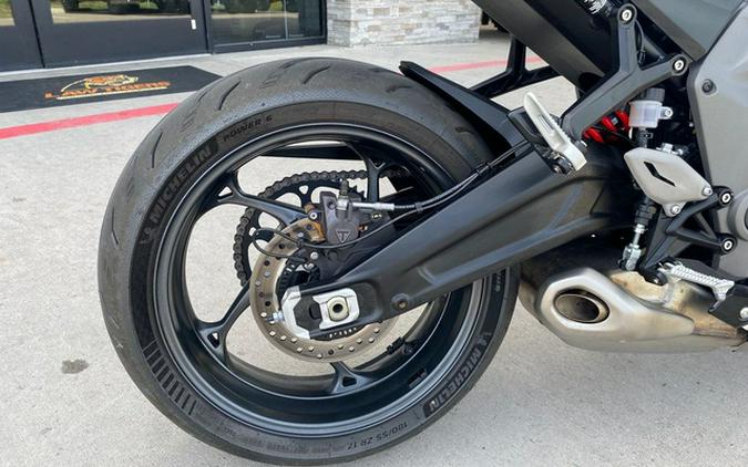 2025 Triumph Daytona 660 Snowdonia WhiteSapphire Black