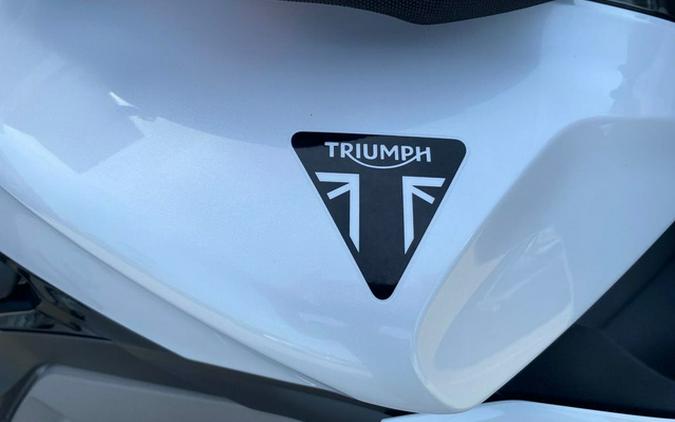 2025 Triumph Daytona 660 Snowdonia WhiteSapphire Black