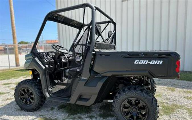 2025 Can-Am Defender DPS HD7