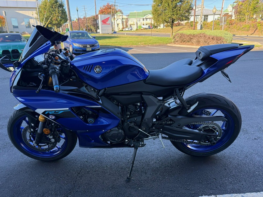 2025 Yamaha R 7