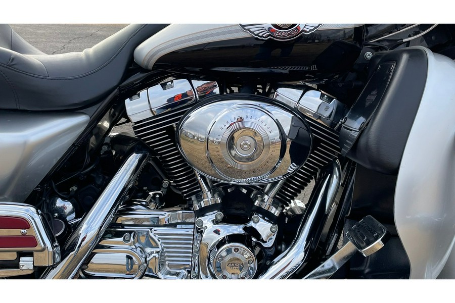 2003 Harley-Davidson® FLHTCUI - SILVER/BLACK