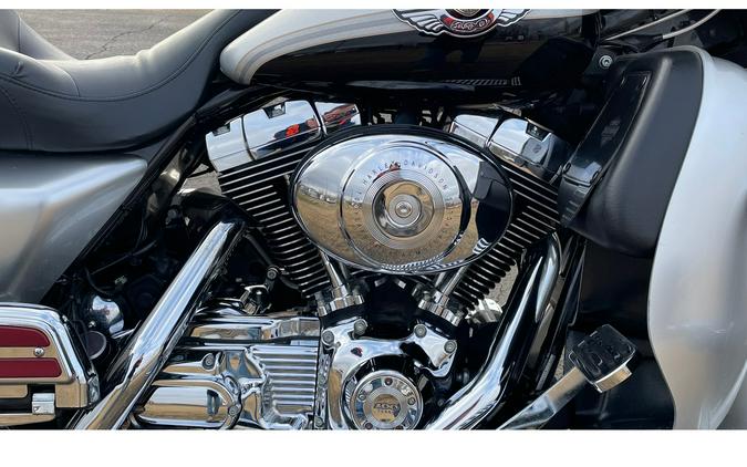 2003 Harley-Davidson® FLHTCUI - SILVER/BLACK