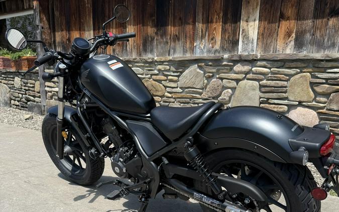 2026 Honda Rebel® 300 E-Clutch Matte Black Metallic