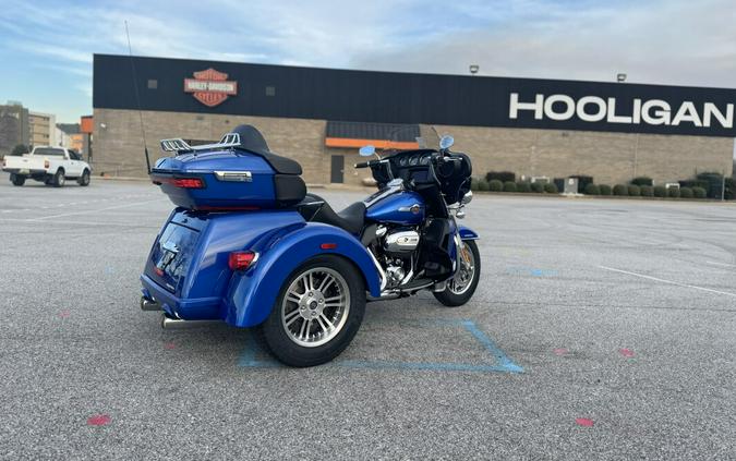 2024 Harley-Davidson Tri Glide Ultra BLUE BURST W/ PINSTRIPE