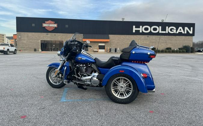 2024 Harley-Davidson Tri Glide Ultra BLUE BURST W/ PINSTRIPE