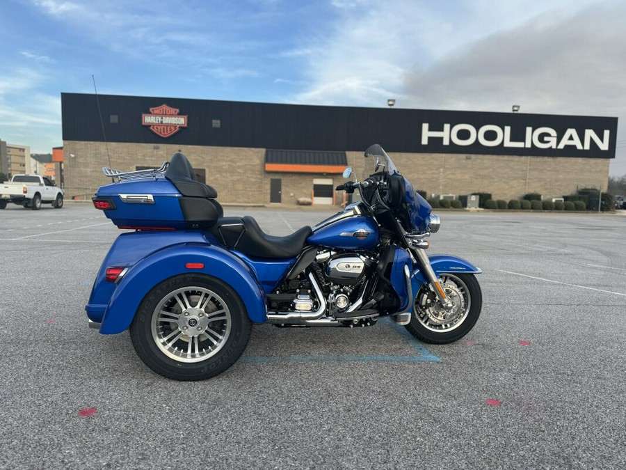 2024 Harley-Davidson Tri Glide Ultra BLUE BURST W/ PINSTRIPE