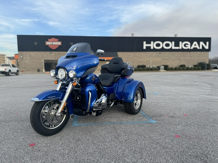 2024 Harley-Davidson Tri Glide Ultra BLUE BURST W/ PINSTRIPE