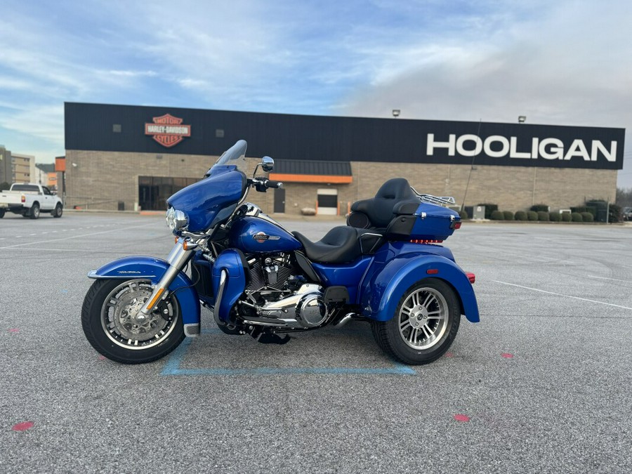 2024 Harley-Davidson Tri Glide Ultra BLUE BURST W/ PINSTRIPE