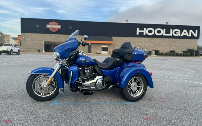 2024 Harley-Davidson Tri Glide Ultra BLUE BURST W/ PINSTRIPE