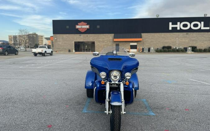 2024 Harley-Davidson Tri Glide Ultra BLUE BURST W/ PINSTRIPE