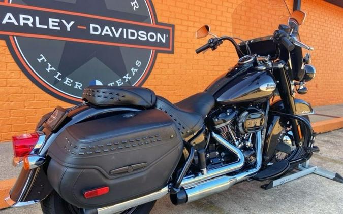 2021 Harley-Davidson® FLHCS - Heritage Classic 114