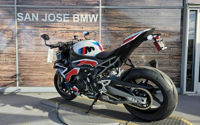 2026 BMW M 1000 R
