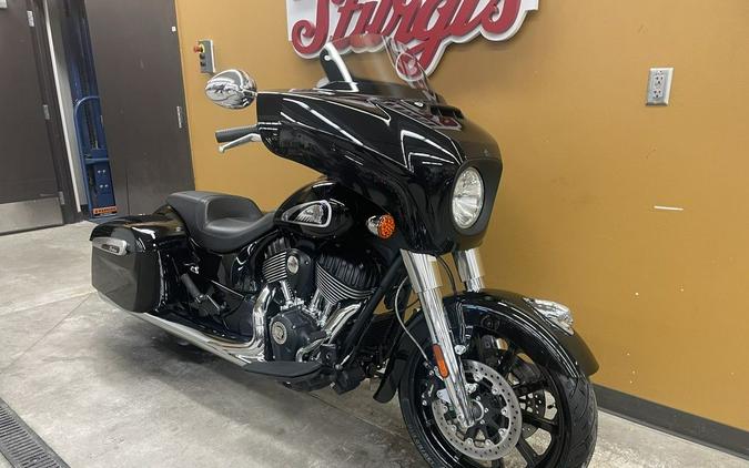 2021 Indian Motorcycle® Chieftain® Thunder Black