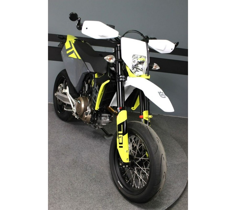 2023 Husqvarna Supermoto 701