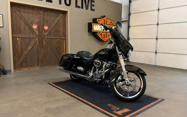 2022 Harley-Davidson Street Glide® Base