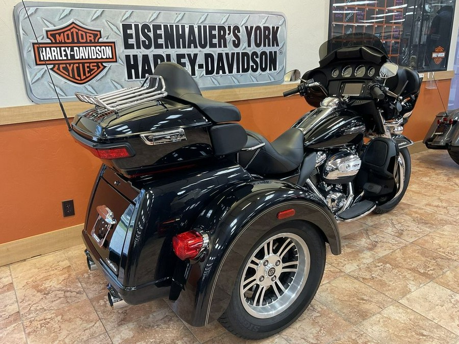 2017 Harley-Davidson® FLHTCUTG - Tri Glide® Ultra