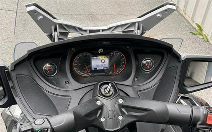 2015 Can-Am Spyder® RT-S SE6