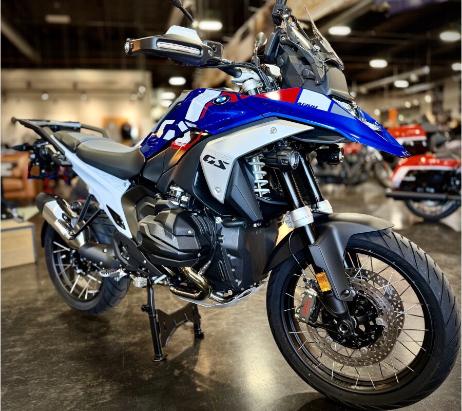 2026 BMW Motorrad R 1300 GS Racing Blue Metallic