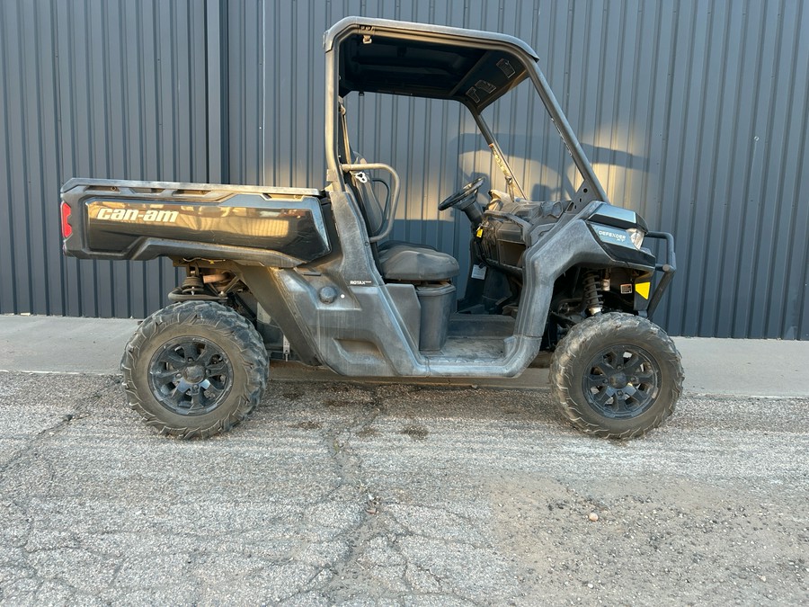 2023 Can-Am Defender XT HD10