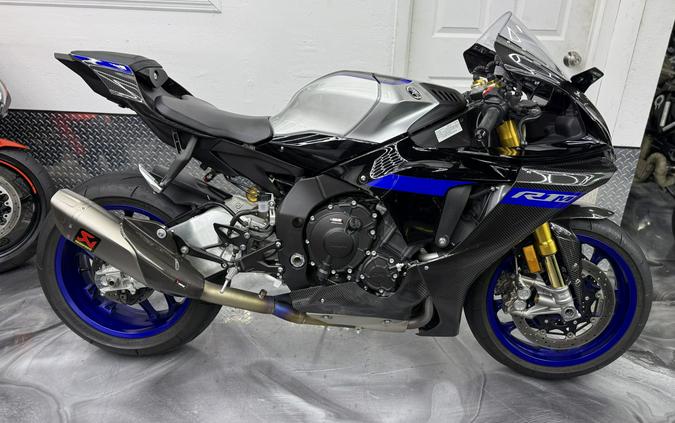 2023 Yamaha R1M With Only 1700 Miles, Full Akrapovic Exhaust