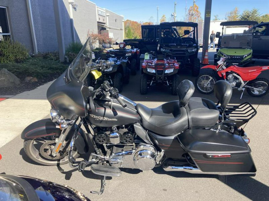 2014 Harley-Davidson® FLHXS - Street Glide® Special