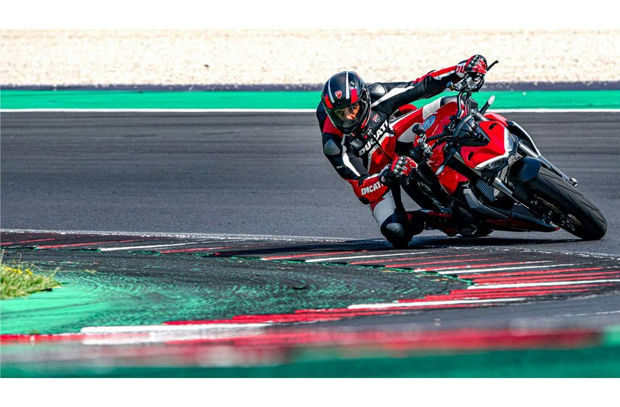 2022 Ducati Streetfighter V2