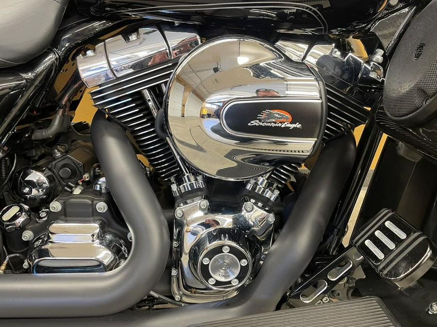 2014 Harley-Davidson® FLHTCU - Electra Glide® Ultra Classic®