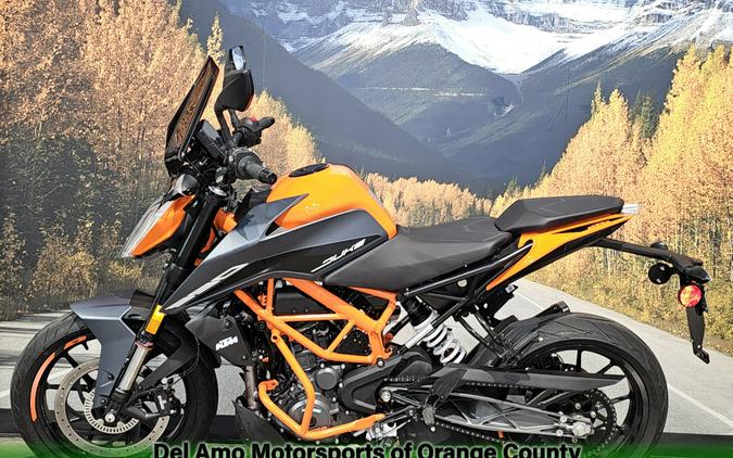 2023 KTM Duke 390